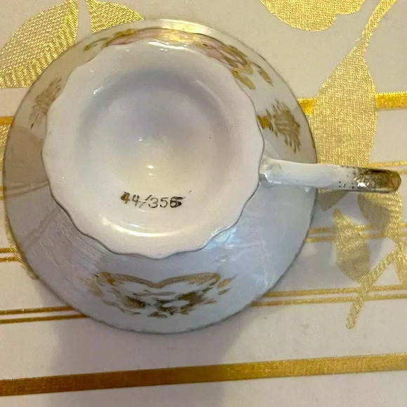 Vintage ROYAL SEALY  WHITE Pink GOLD ACCENTS PORCELAIN IRIDESCENT Cup - Picture 3 of 4